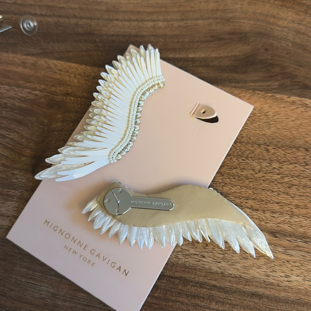 Mignonne Gavigan Cream Wing Earrings - Picture 4 of 4